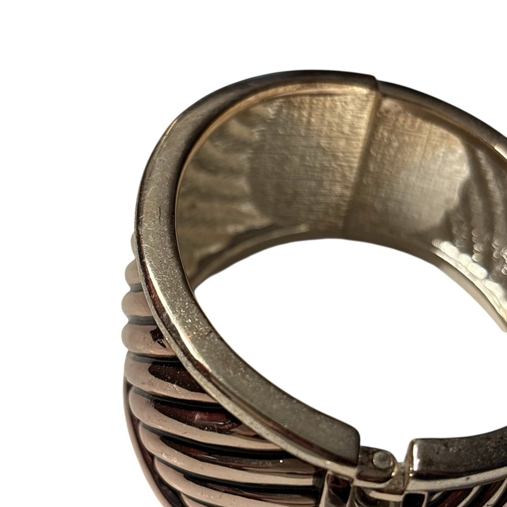 Vintage Premier Designs Ribbed Cuff Bracelet Hinged Clamp Silver Tone‎ Chunky - Picture 7 of 16
